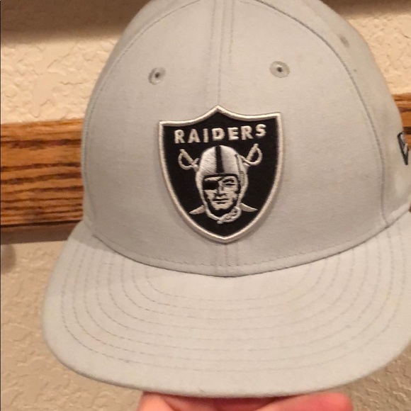 NFL Other - Raiders hat gray size 7 1/8 low profile